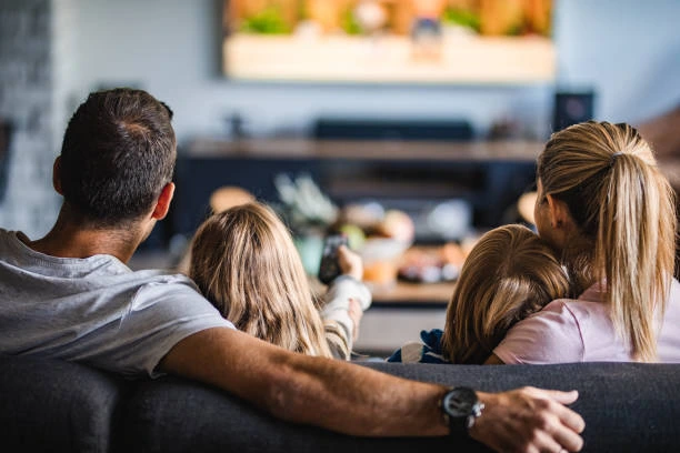 European IPTV services in Dubai streaming HD channels on smart TV